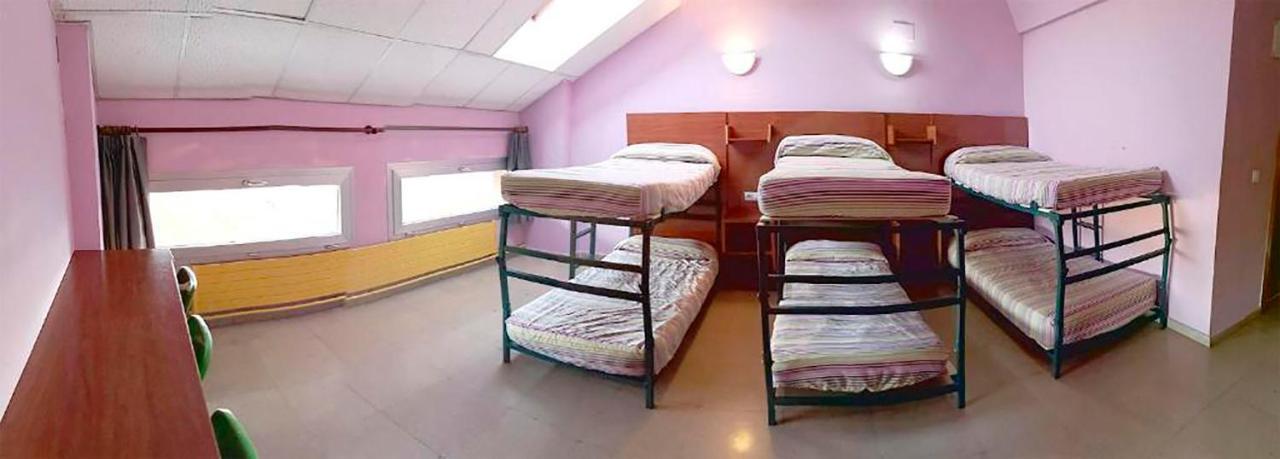 Residencia Albergue Jaca Bagian luar foto