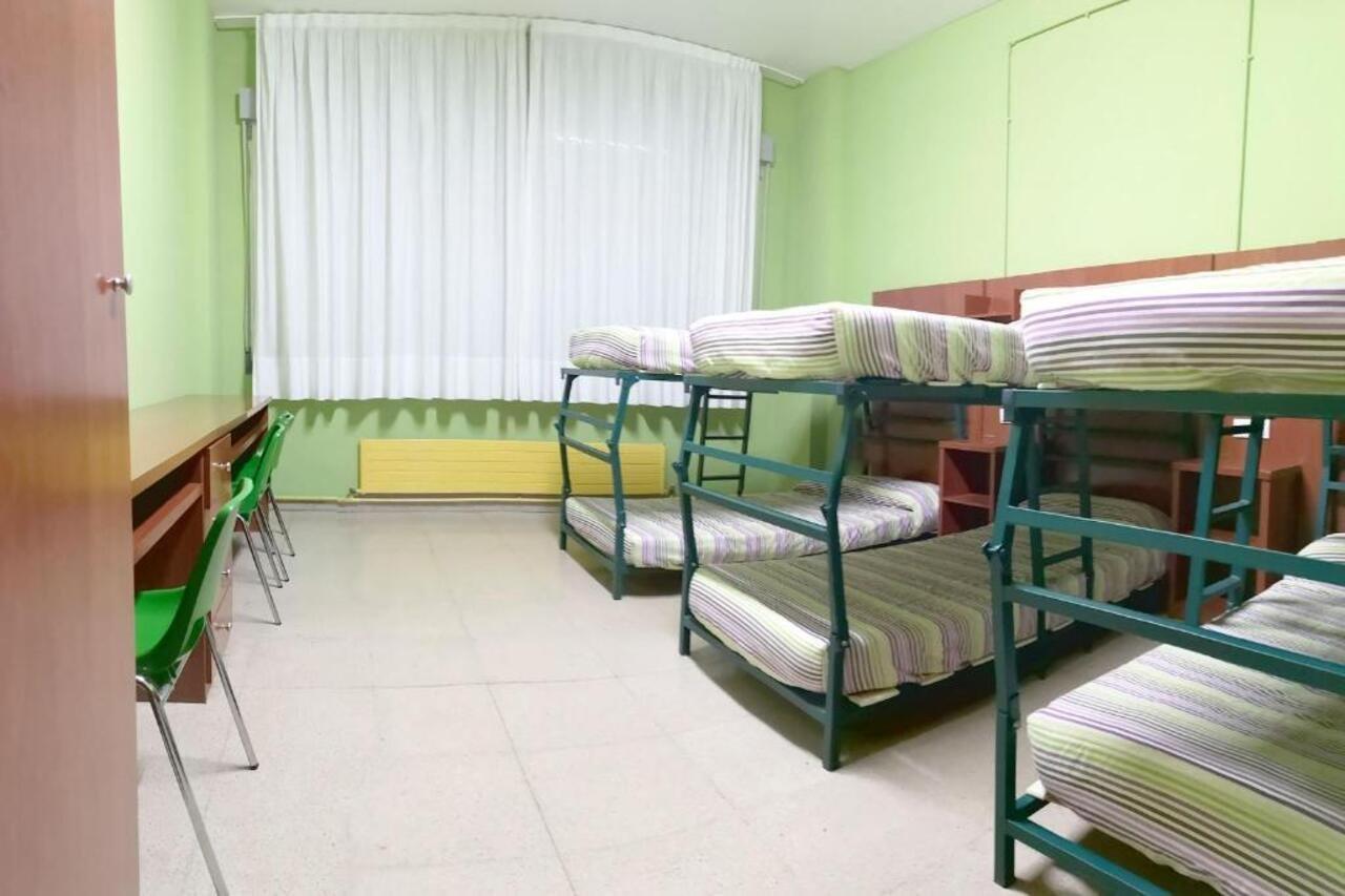 Residencia Albergue Jaca Bagian luar foto