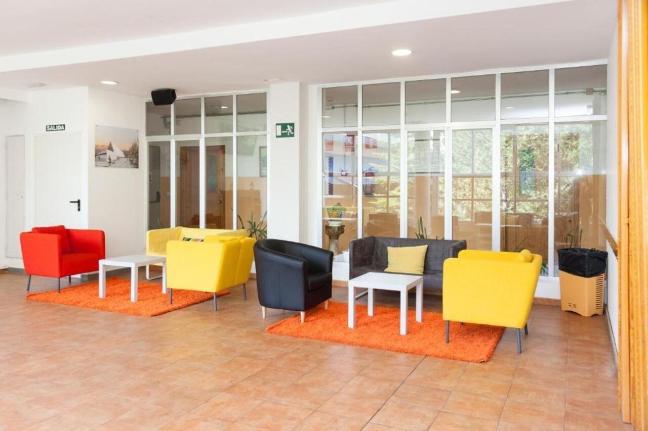 Residencia Albergue Jaca Bagian luar foto