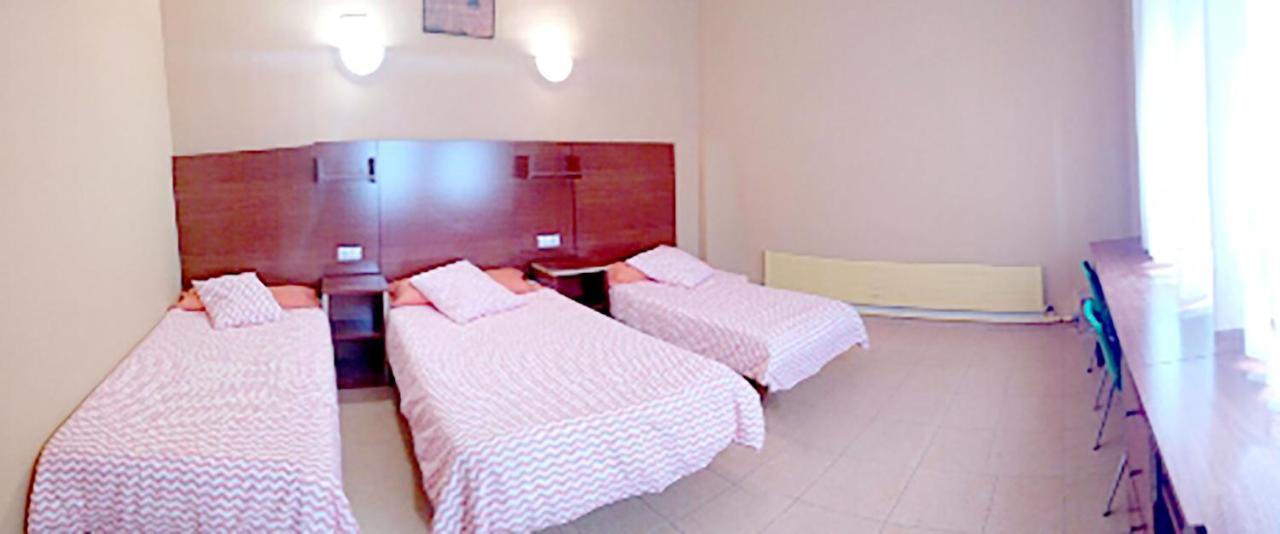 Residencia Albergue Jaca Bagian luar foto